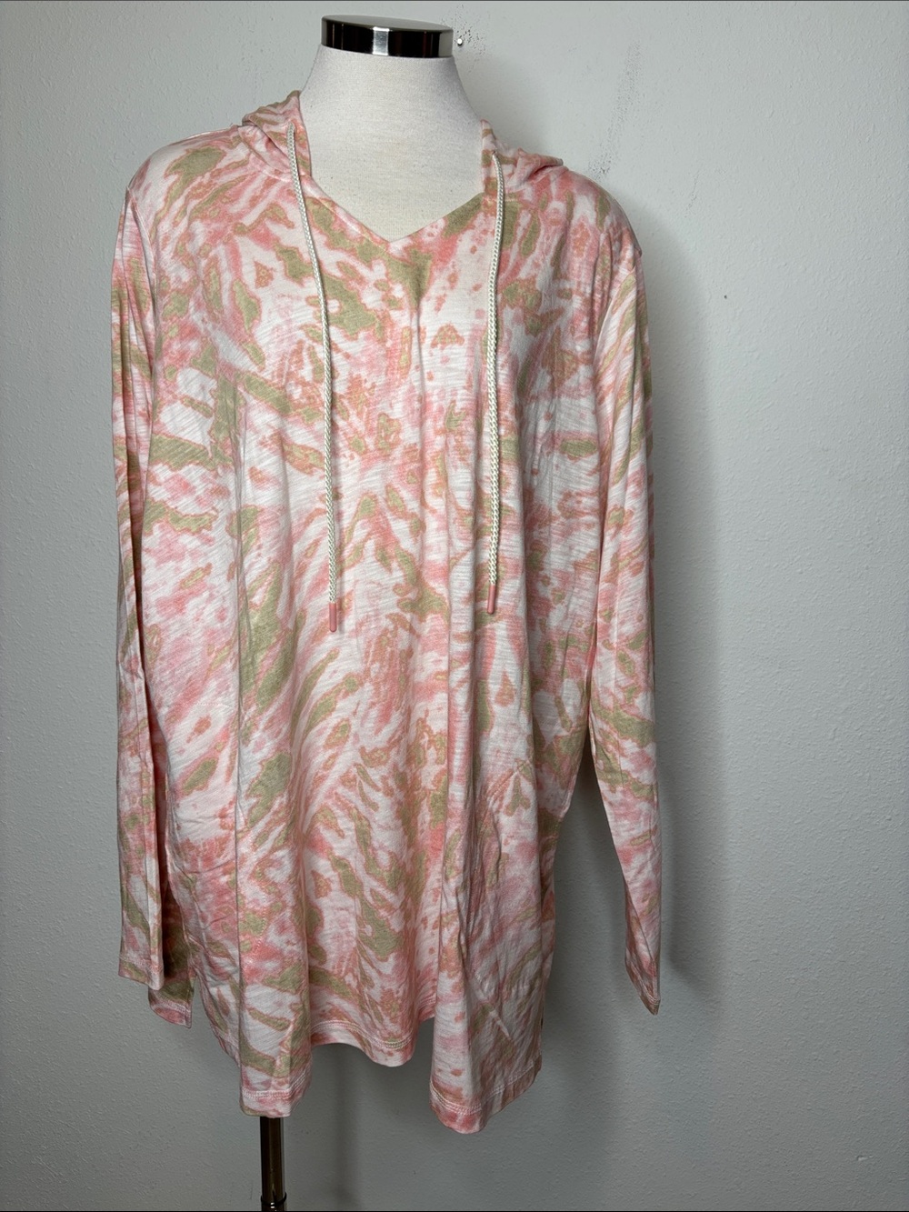 Belle by Kim Gravel Pink & Cream Tie-Dye Hooded Pullover